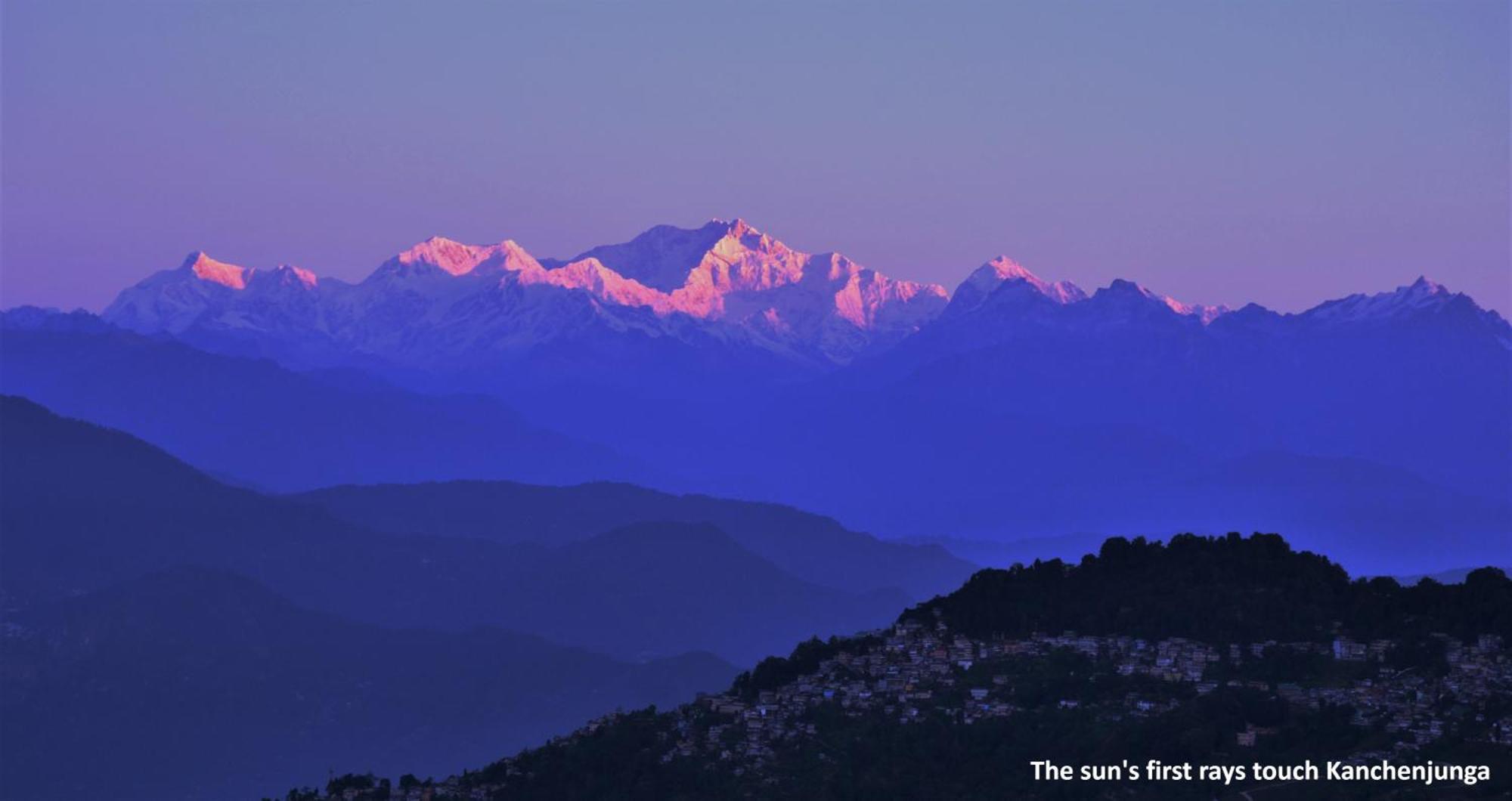 West Point Backpackers Hostel Darjeeling  Exterior photo